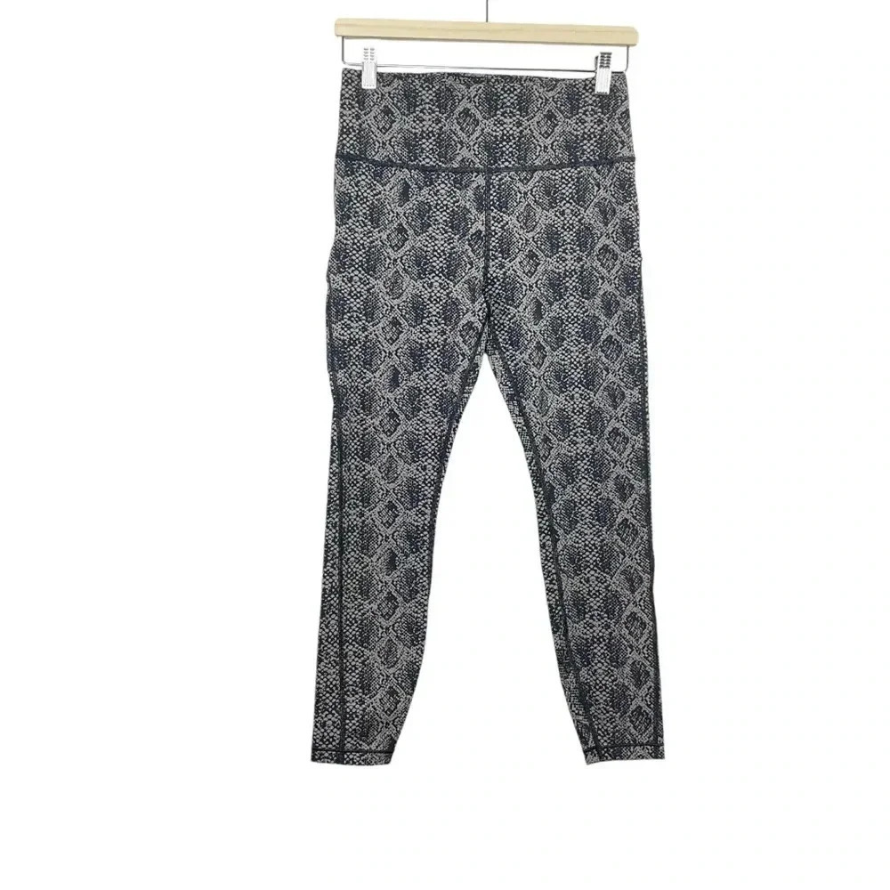 Athleta Ultimate 7/8 Tight Snake Print Side Pockets Small